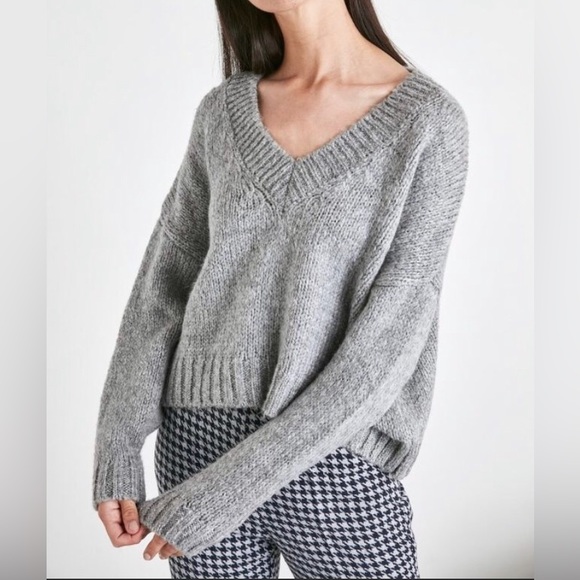 Hollister Sweaters - ❗️SOLD❗️Cropped Cotton Knit Sweater HOLLISTER